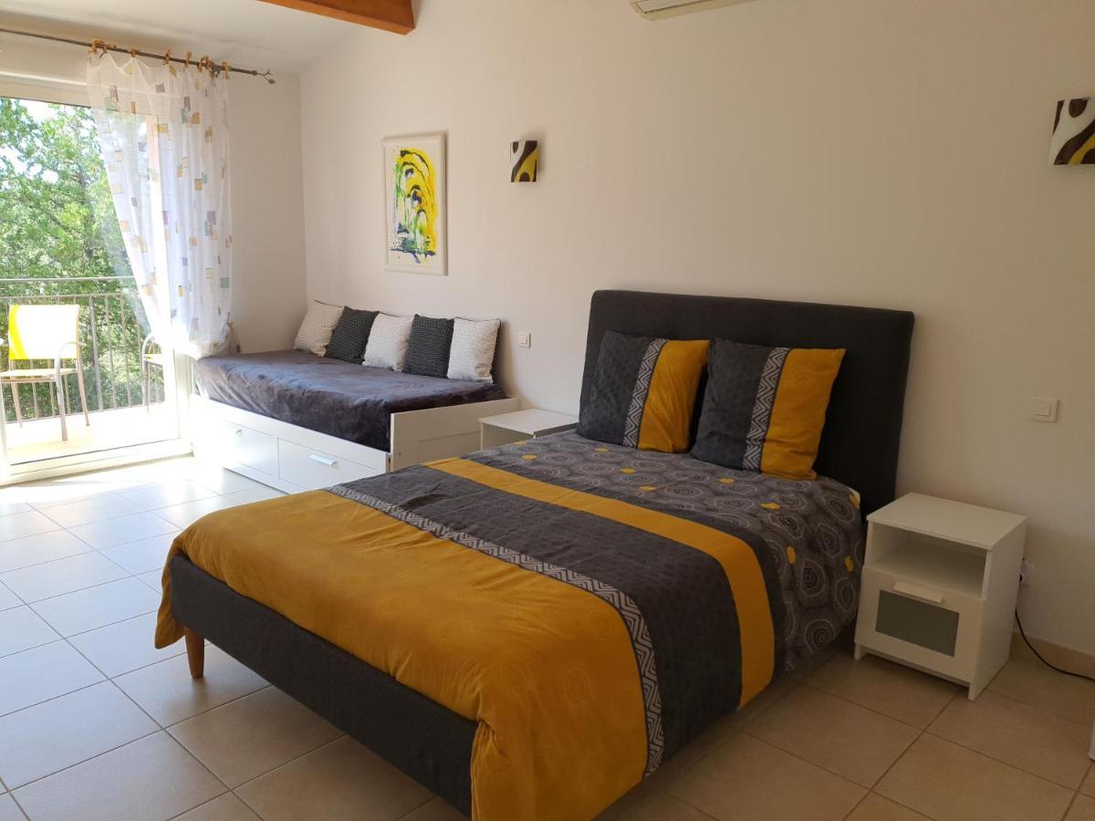 Villa Des Masques Aubais Екстер'єр фото