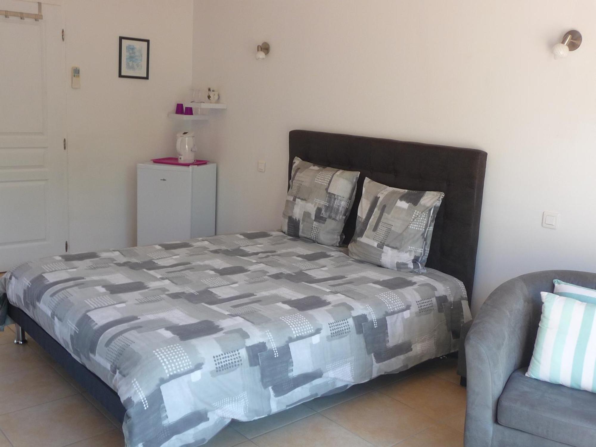 Villa Des Masques Aubais Номер фото