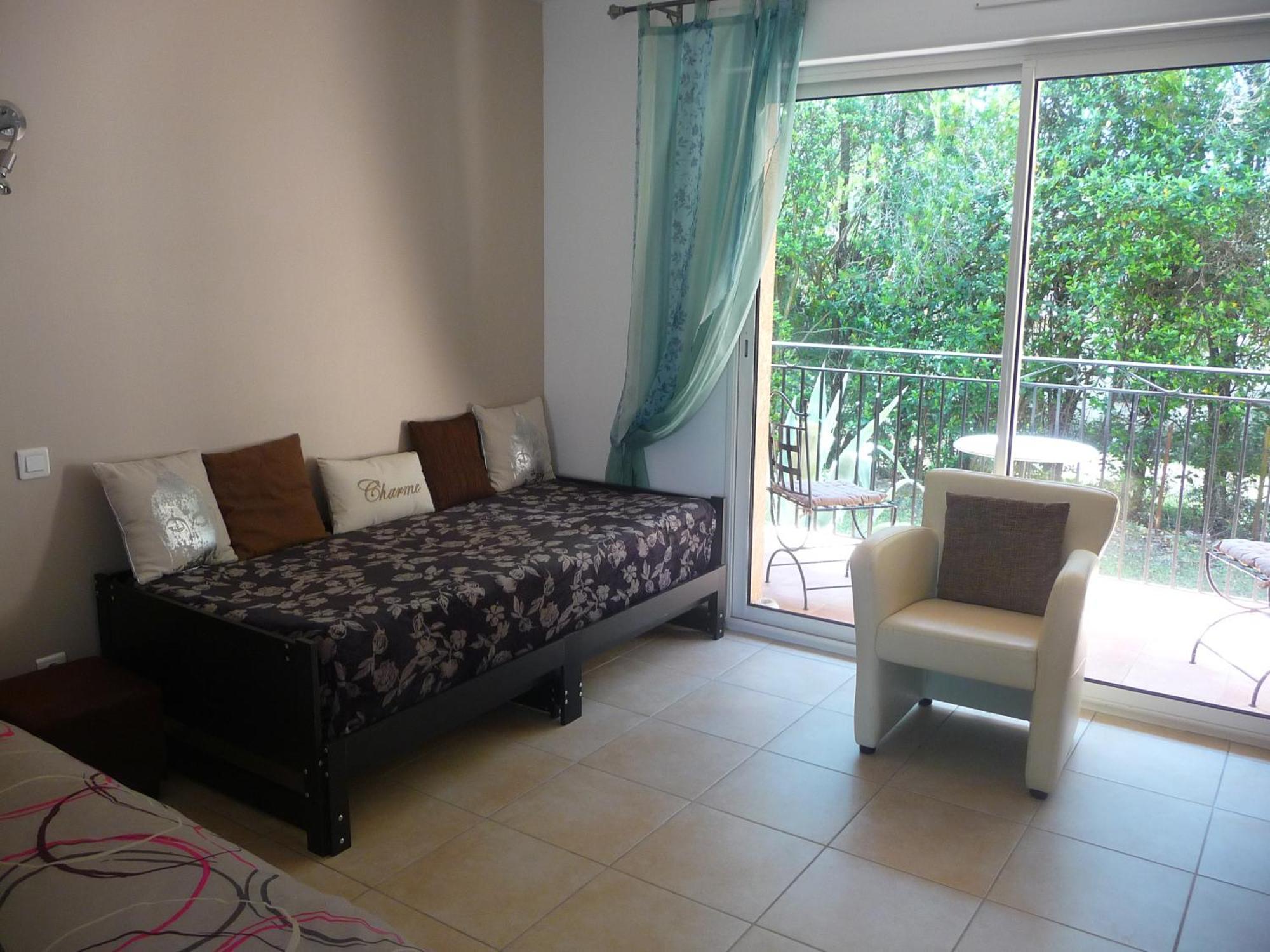 Villa Des Masques Aubais Номер фото